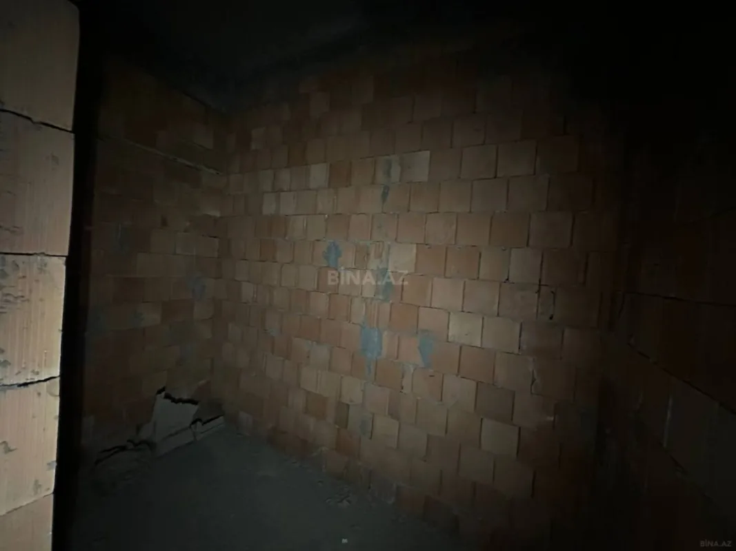 Satılır 3 otaqlı mənzil 146 m²