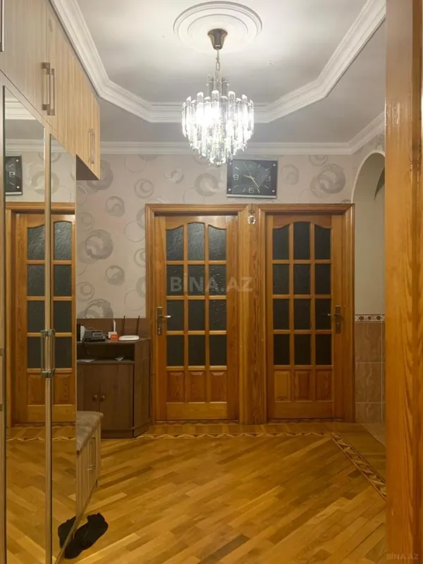 Satılır 4 otaqlı mənzil 100 m²