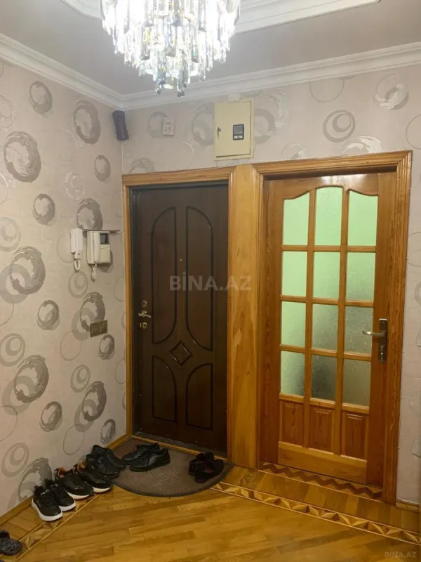 Satılır 4 otaqlı mənzil 100 m²