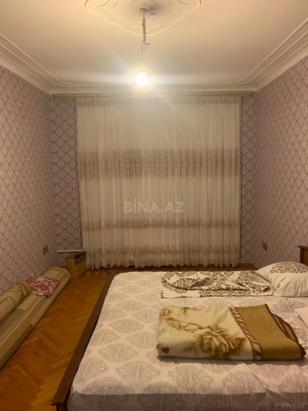 Satılır 4 otaqlı mənzil 100 m²