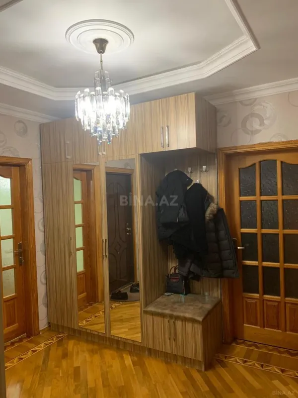 Satılır 4 otaqlı mənzil 100 m²