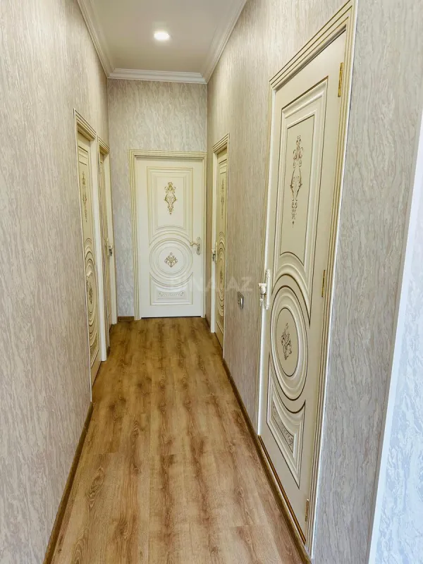 Satılır 4 otaqlı həyət evi 157 m²