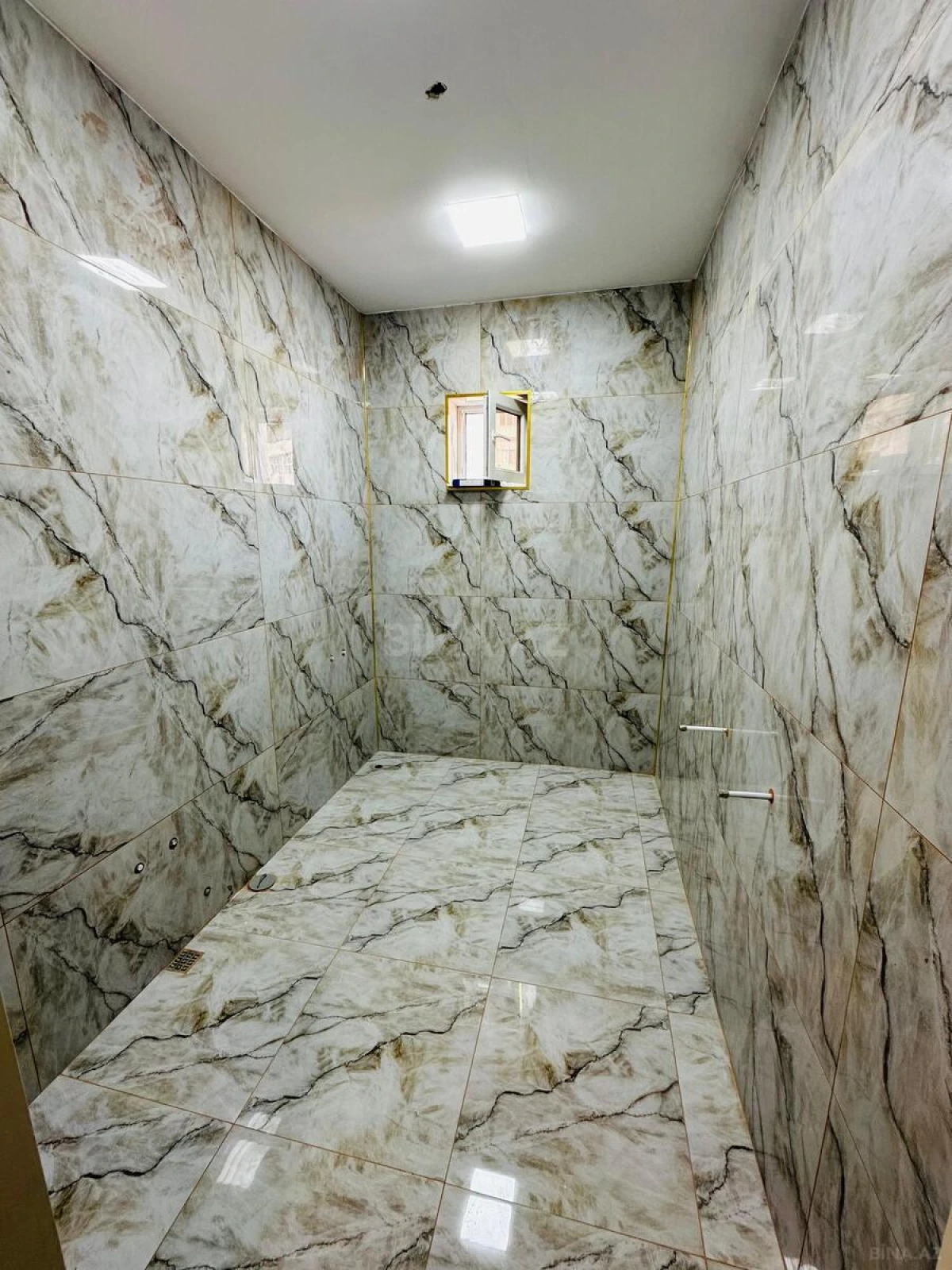 Satılır 4 otaqlı həyət evi 157 m²