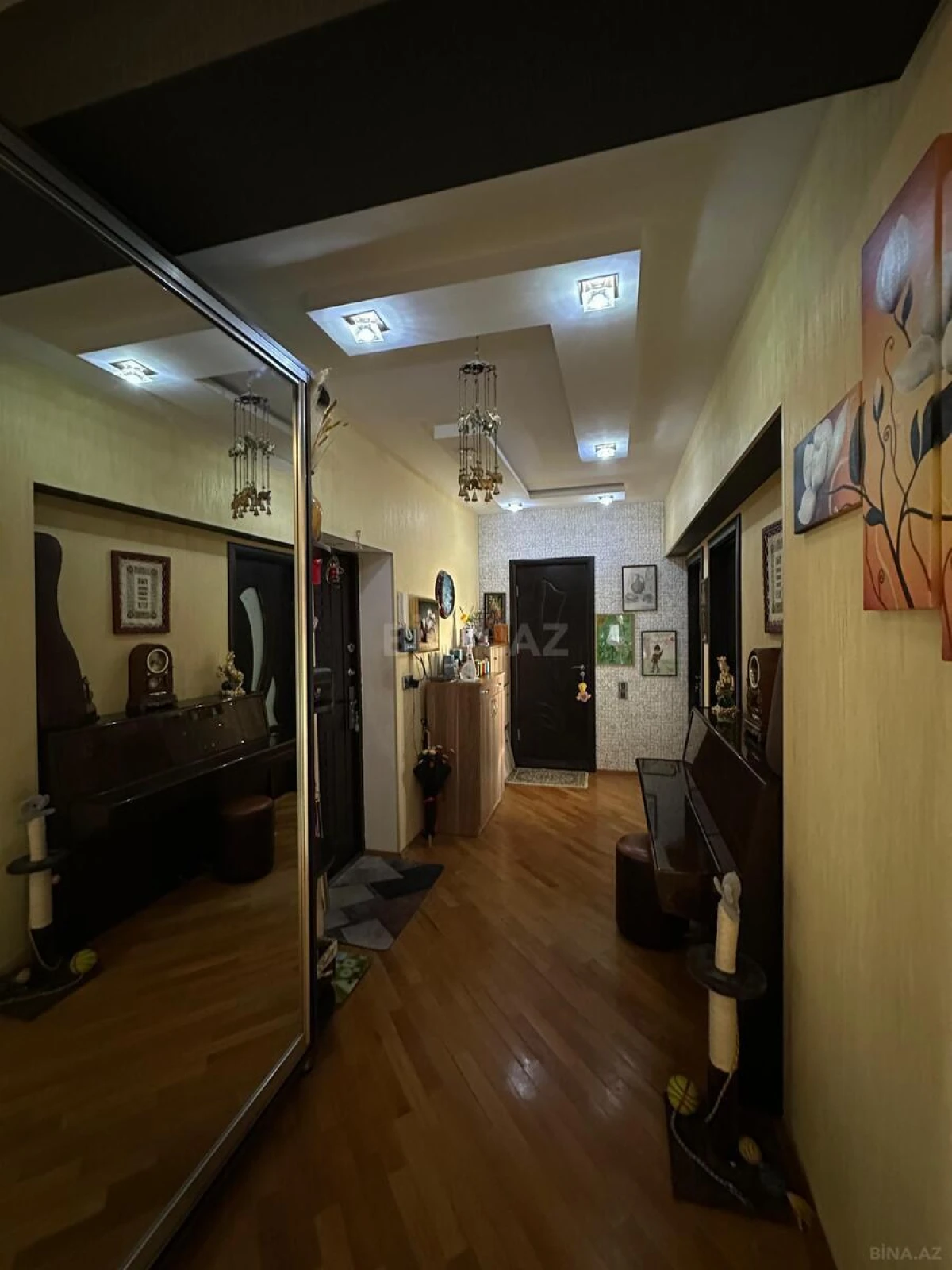 Satılır 3 otaqlı mənzil 105 m²