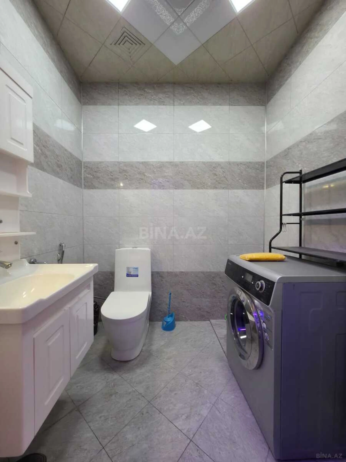 Kirayə verilir 4 otaqlı mənzil 148 m²