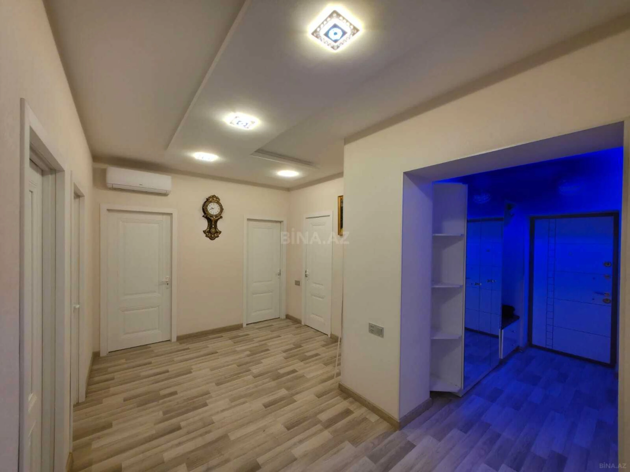 Kirayə verilir 4 otaqlı mənzil 148 m²