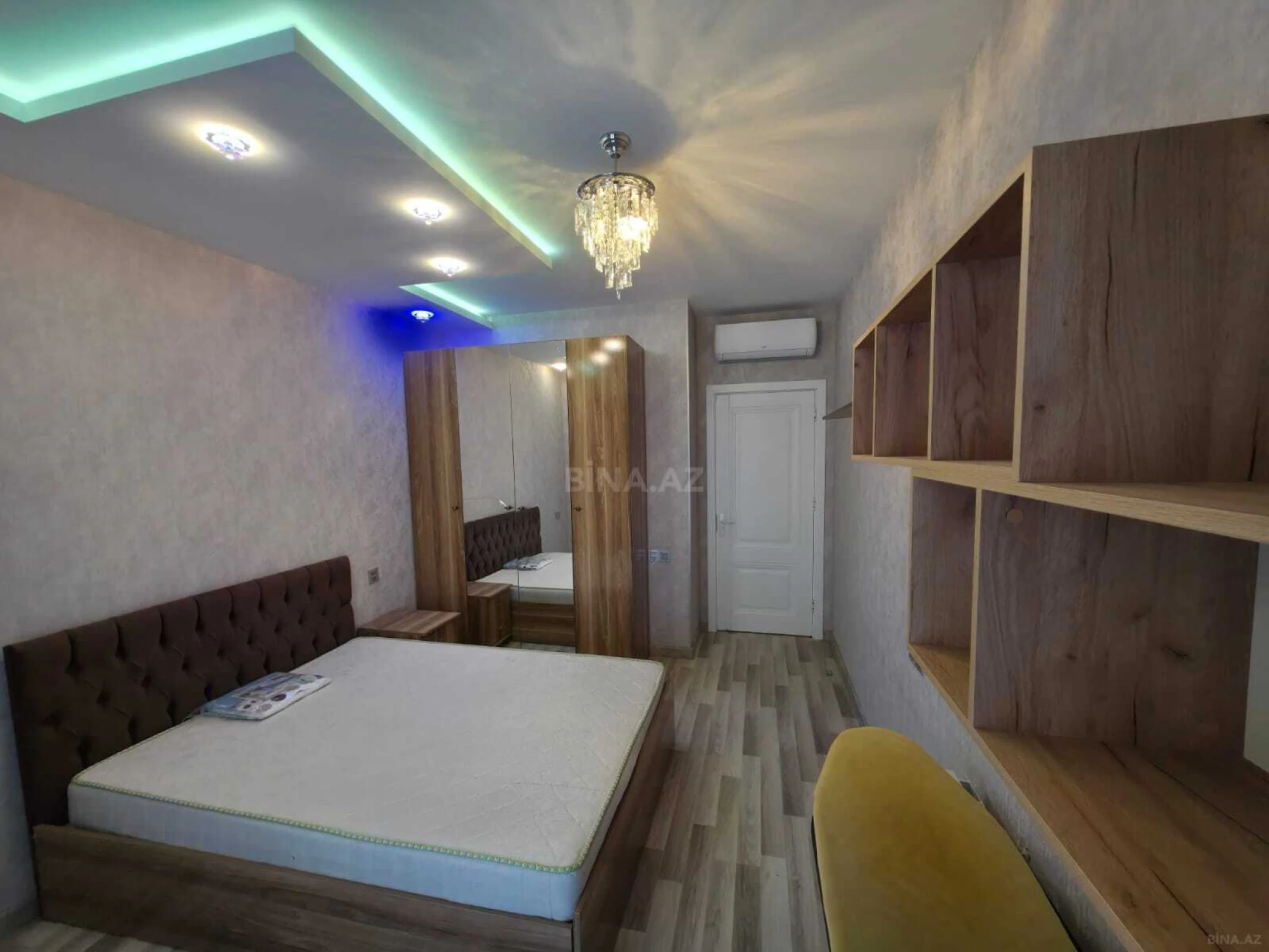 Kirayə verilir 4 otaqlı mənzil 148 m²