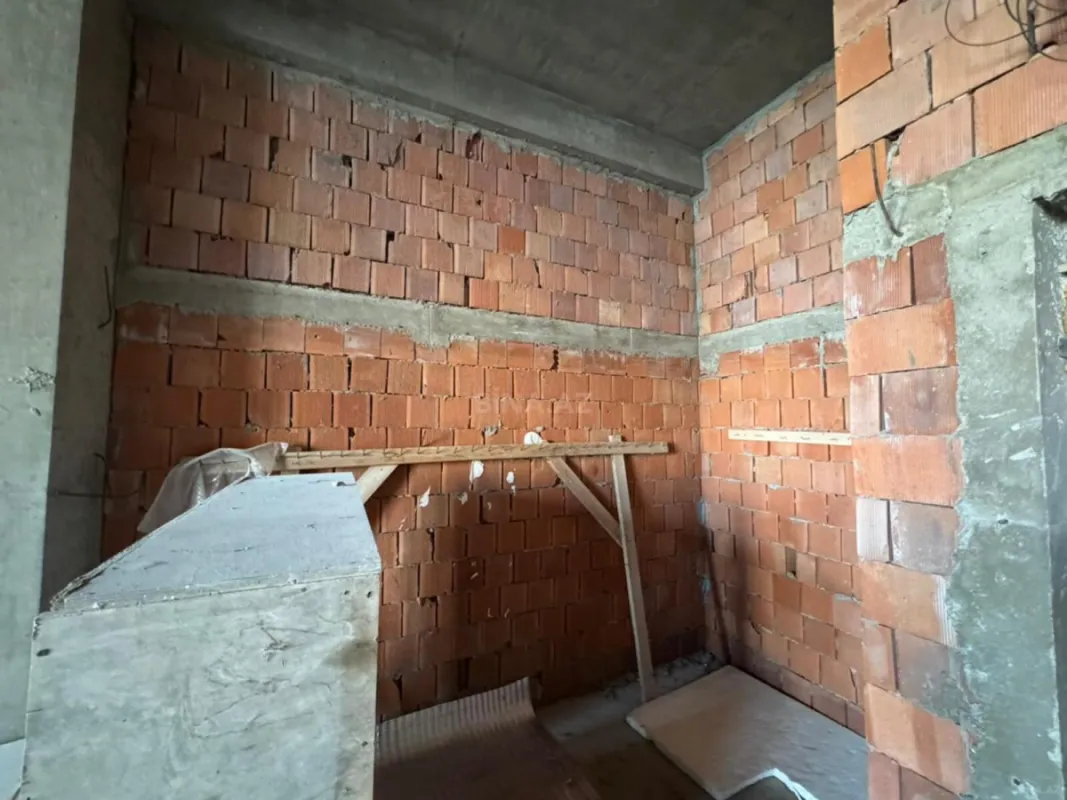 Satılır 2 otaqlı mənzil 72 m²