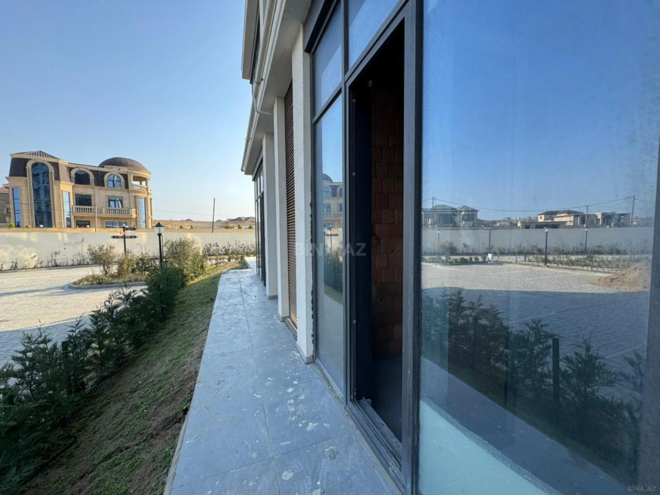 Satılır 2 otaqlı mənzil 72 m²