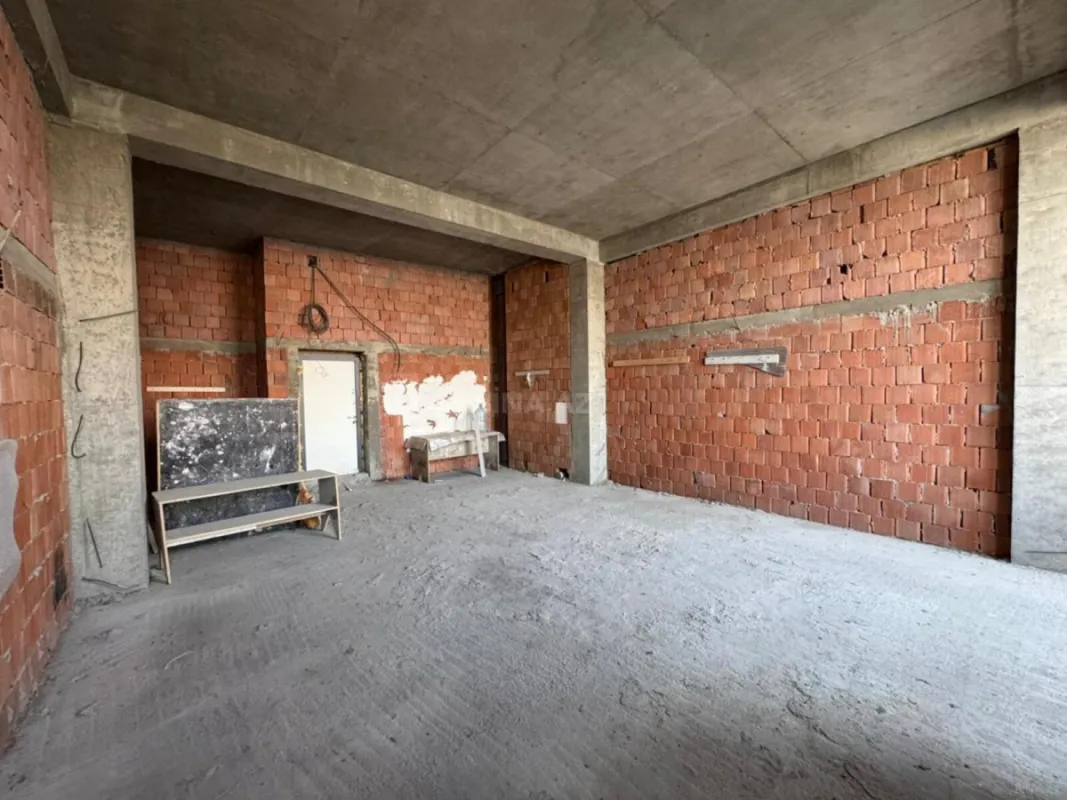 Satılır 2 otaqlı mənzil 72 m²