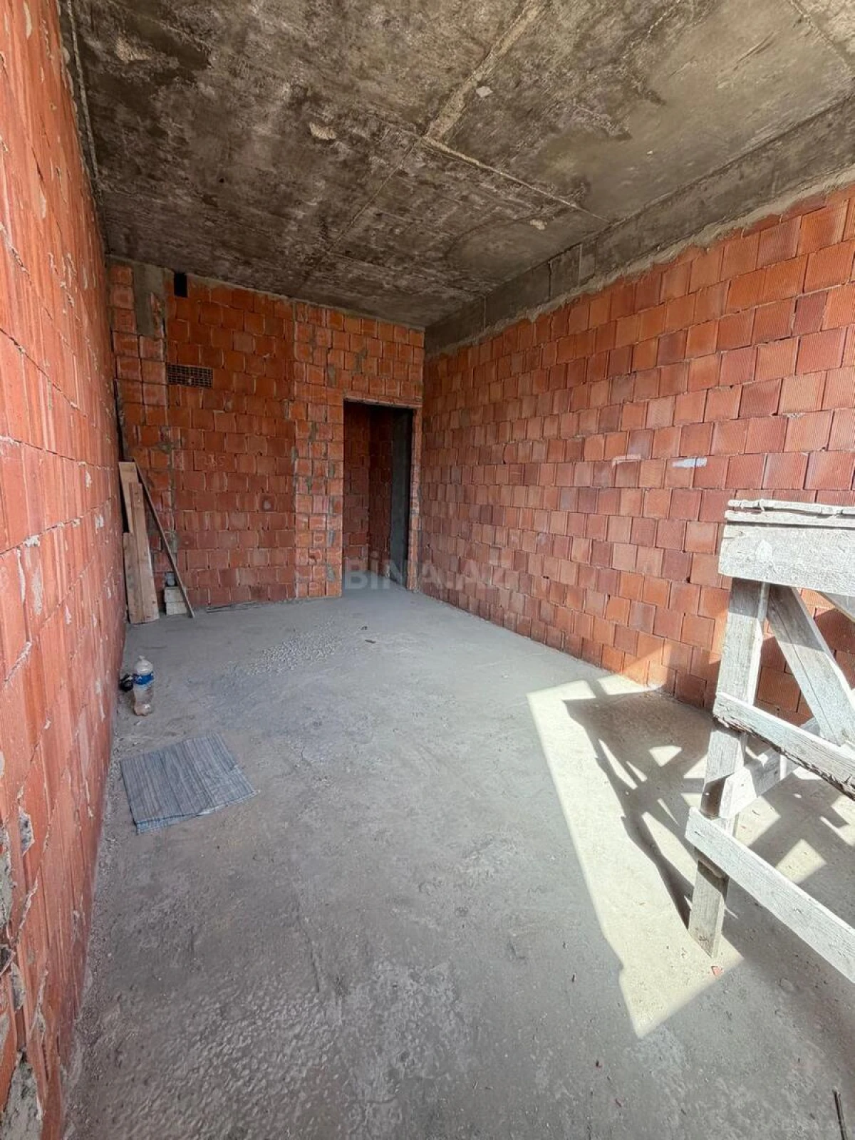 Satılır 1 otaqlı mənzil 55 m²