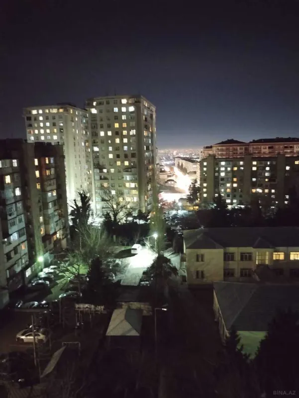 Satılır 5 otaqlı mənzil 100 m²