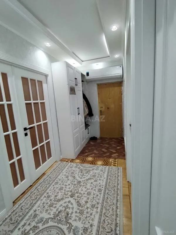 Satılır 5 otaqlı mənzil 100 m²