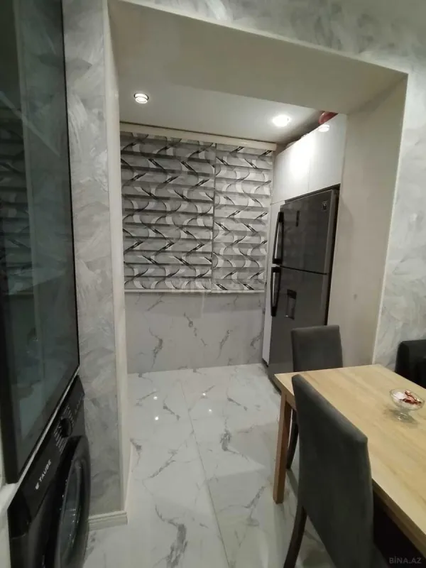 Satılır 5 otaqlı mənzil 100 m²