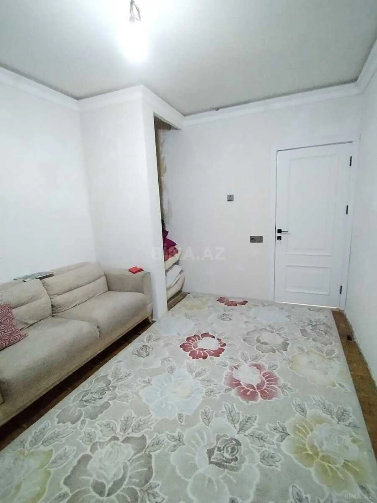 Satılır 5 otaqlı mənzil 100 m²