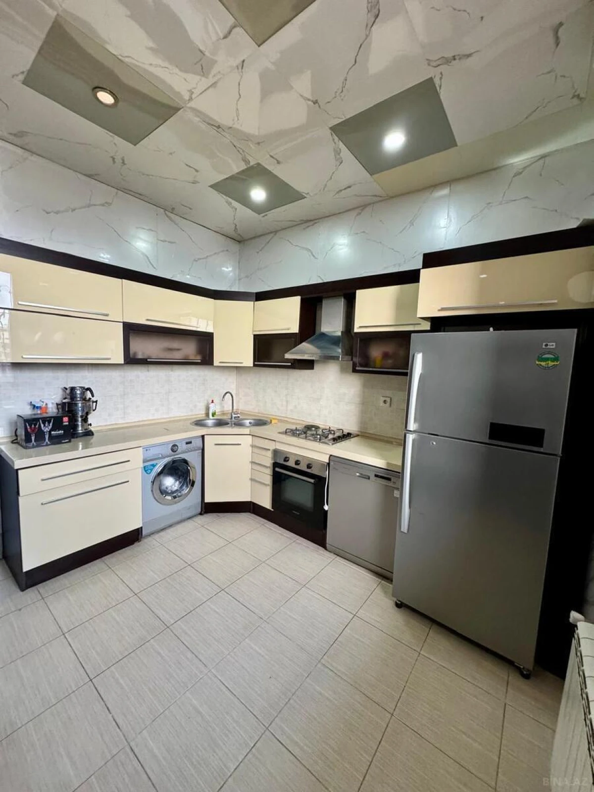 Kirayə verilir 3 otaqlı mənzil 100 m²