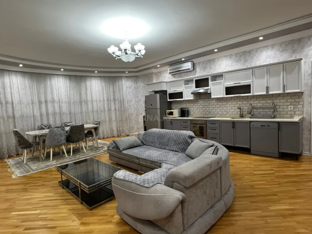 Kirayə verilir 3 otaqlı mənzil 134 m²