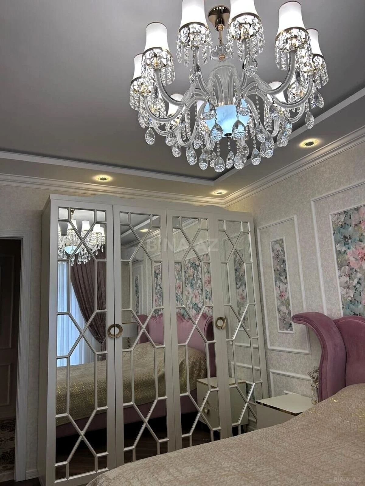 Satılır 3 otaqlı mənzil 148 m²