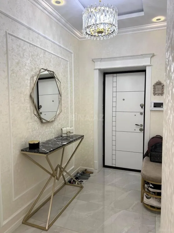 Satılır 3 otaqlı mənzil 148 m²