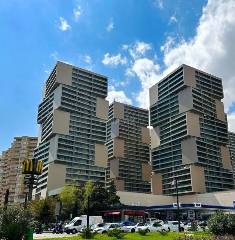 Satılır 3 otaqlı mənzil 148 m²