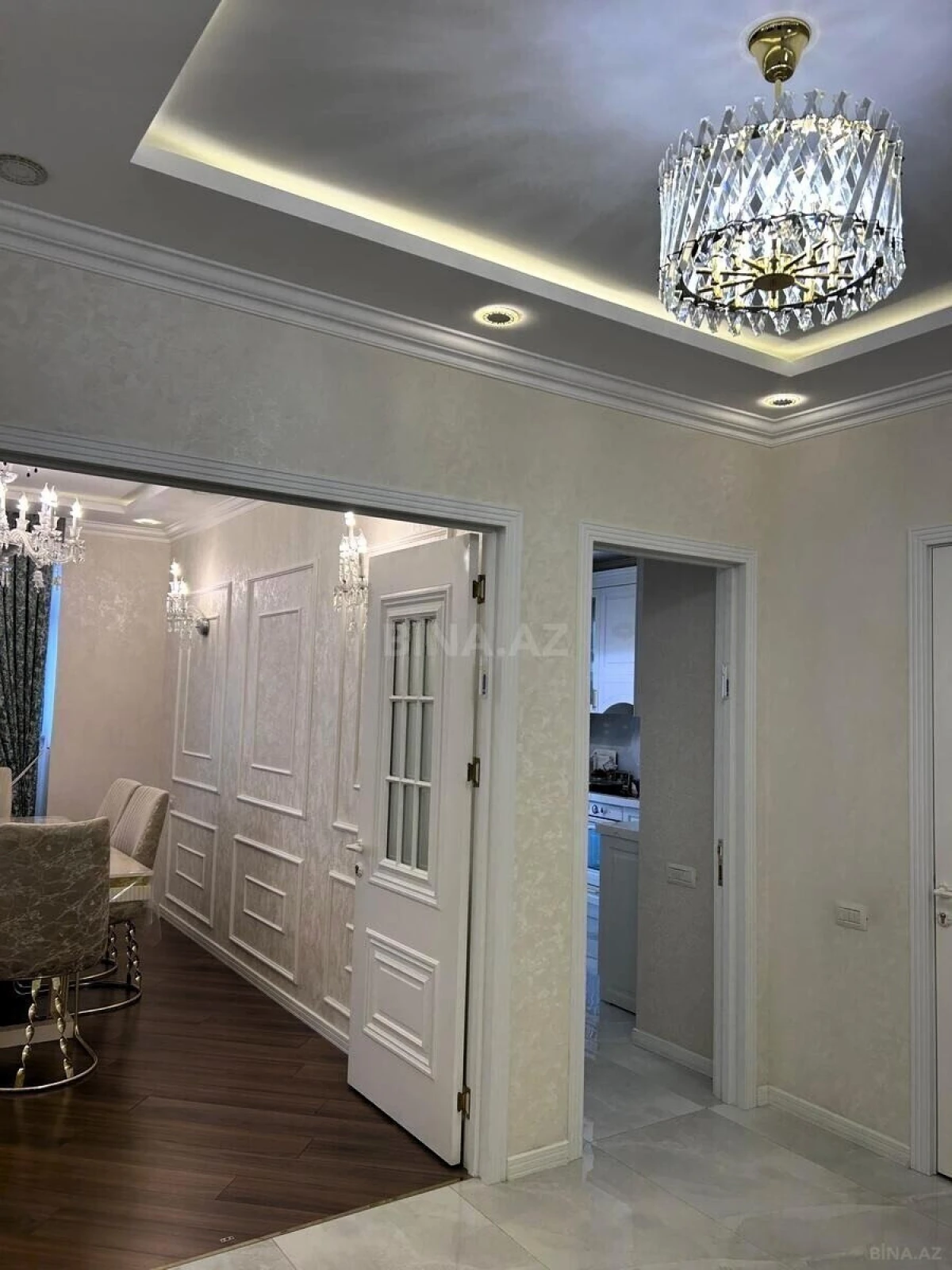 Satılır 3 otaqlı mənzil 148 m²