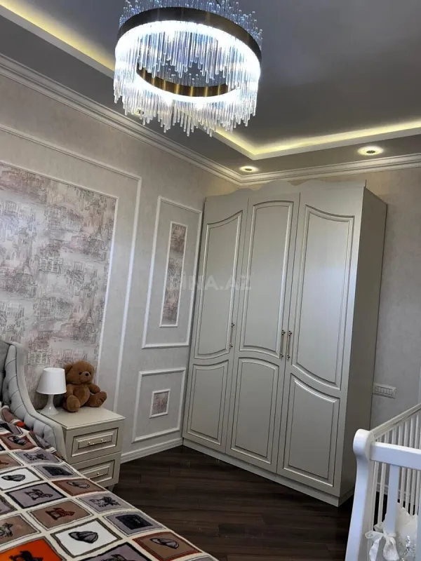 Satılır 3 otaqlı mənzil 148 m²