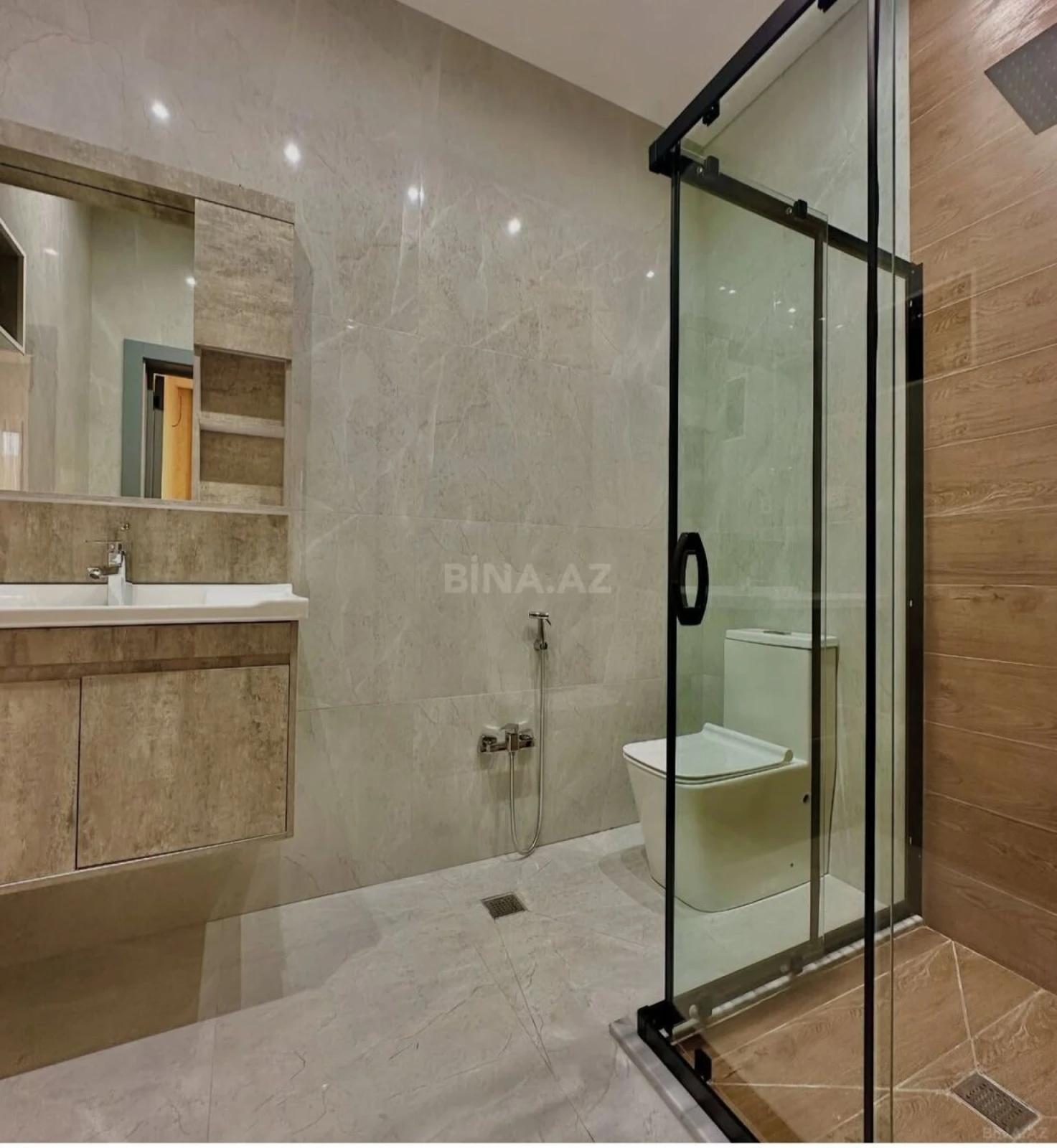 Satılır 4 otaqlı həyət evi 180 m²