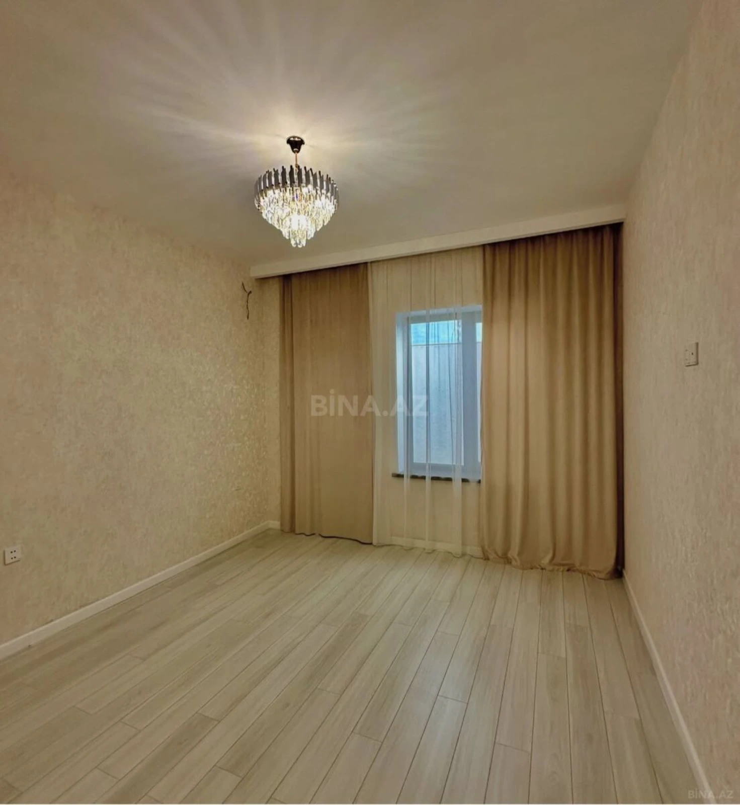 Satılır 4 otaqlı həyət evi 180 m²