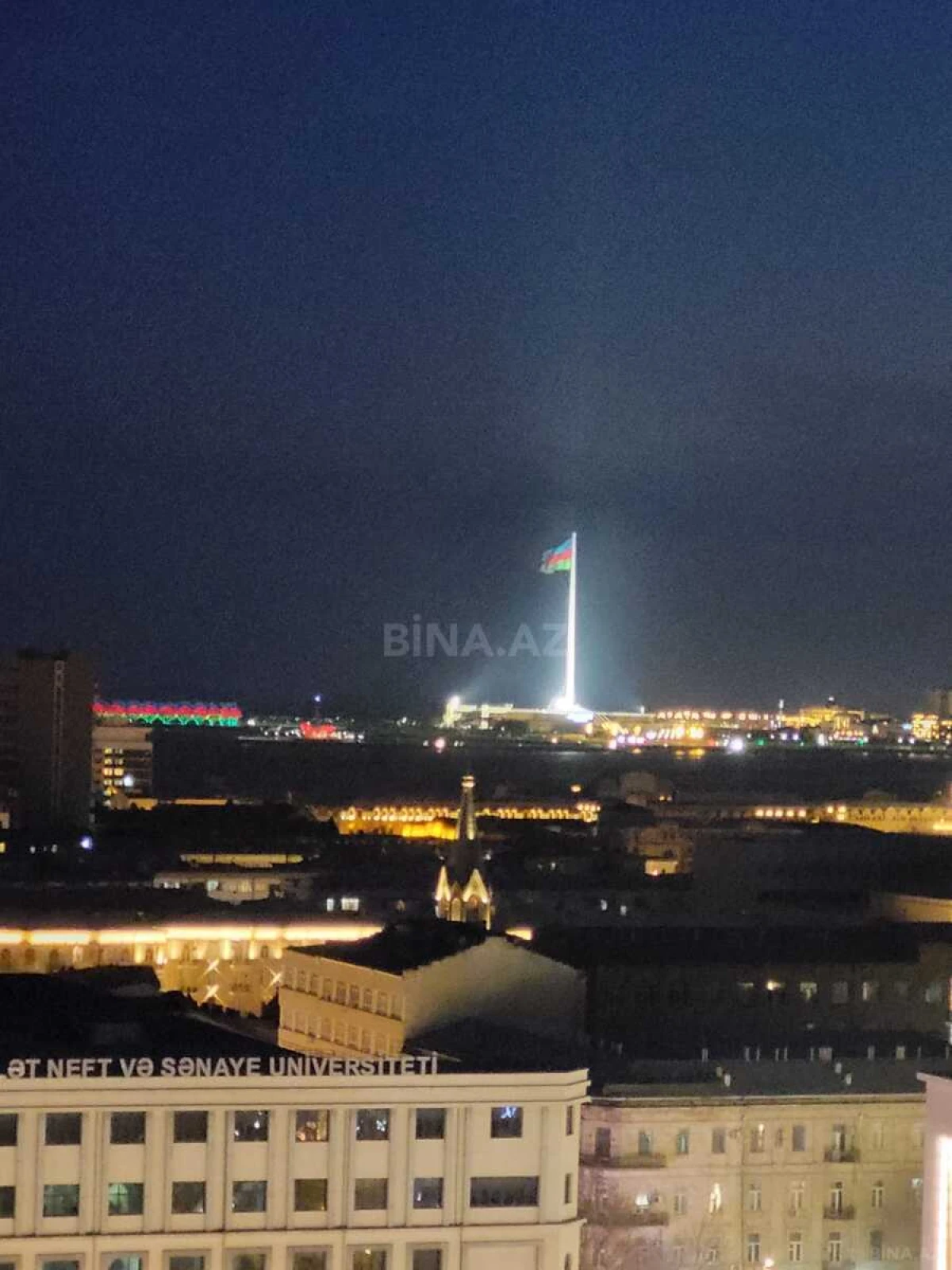 Kirayə verilir 2 otaqlı mənzil 80 m²