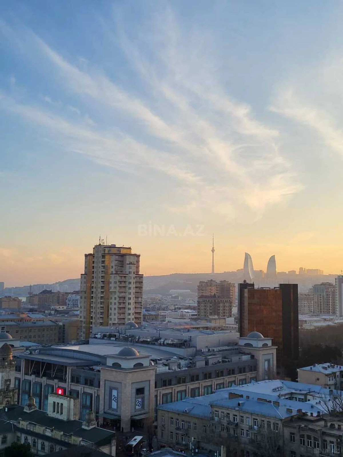 Kirayə verilir 2 otaqlı mənzil 80 m²