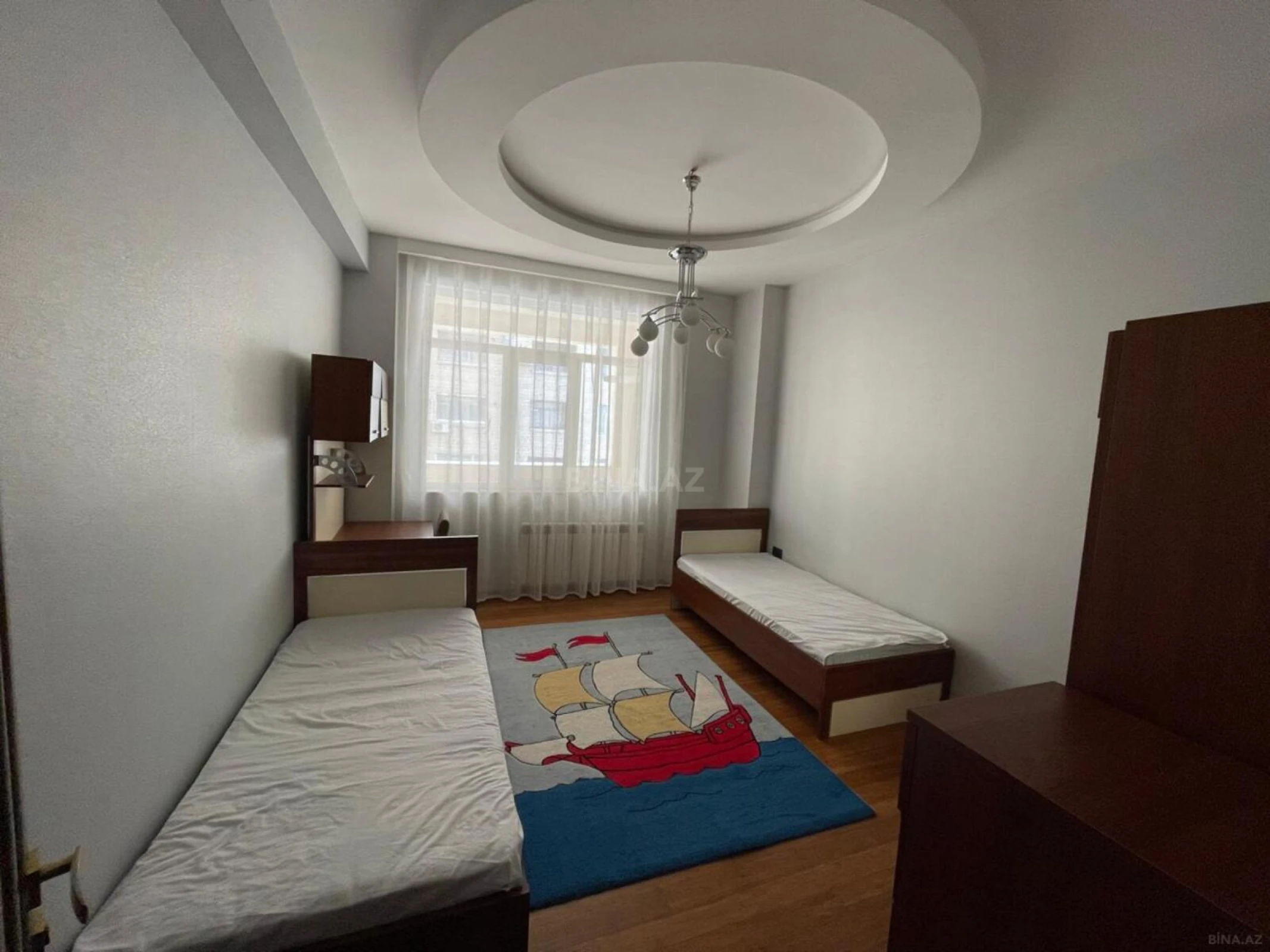 Kirayə verilir 3 otaqlı mənzil 150 m²