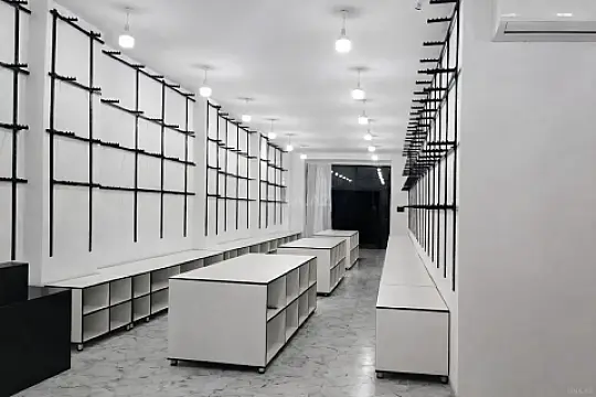 Satılır obyekt 80 m²