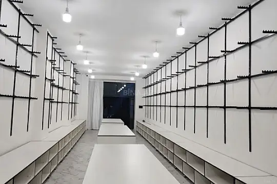 Satılır obyekt 80 m²