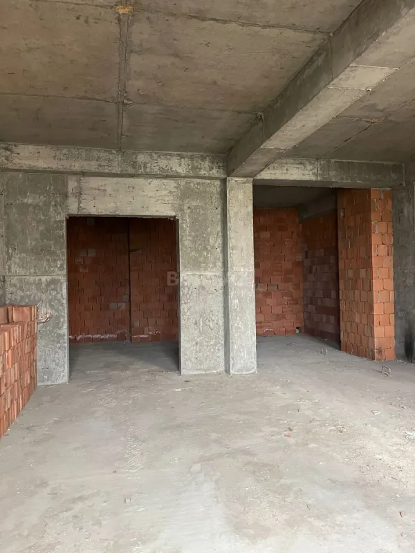 Satılır 3 otaqlı mənzil 110 m²