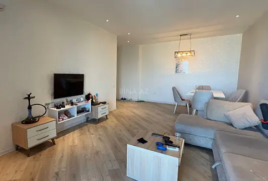 Kirayə verilir 2 otaqlı mənzil 85 m²