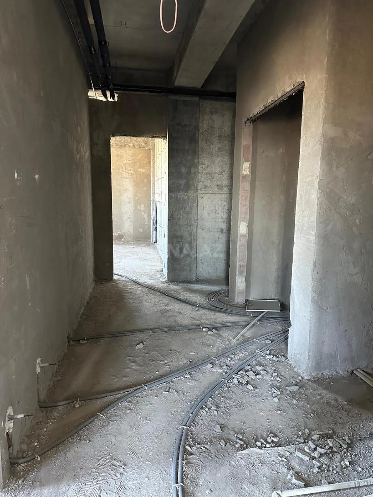 Satılır 4 otaqlı mənzil 153 m²