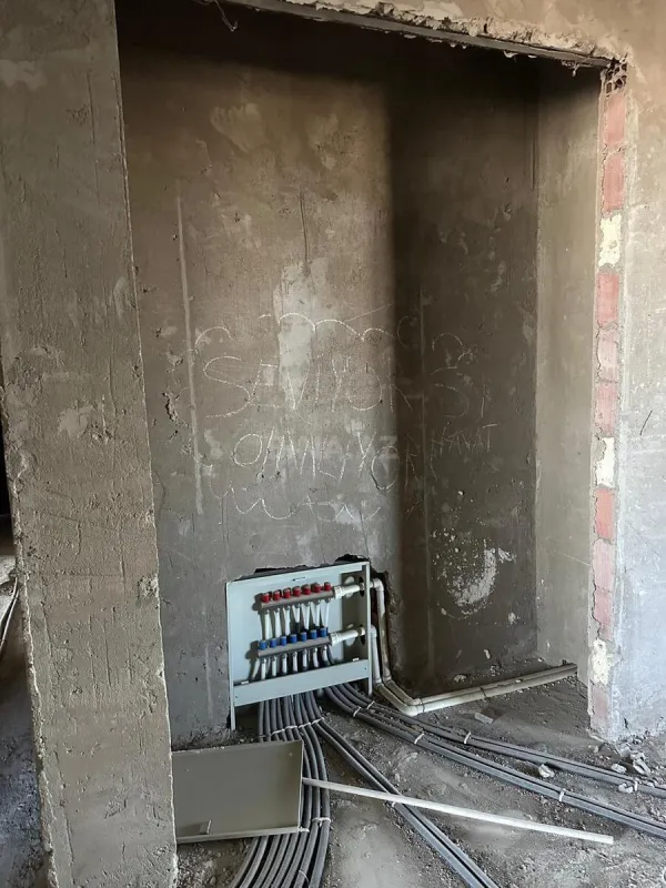 Satılır 4 otaqlı mənzil 153 m²