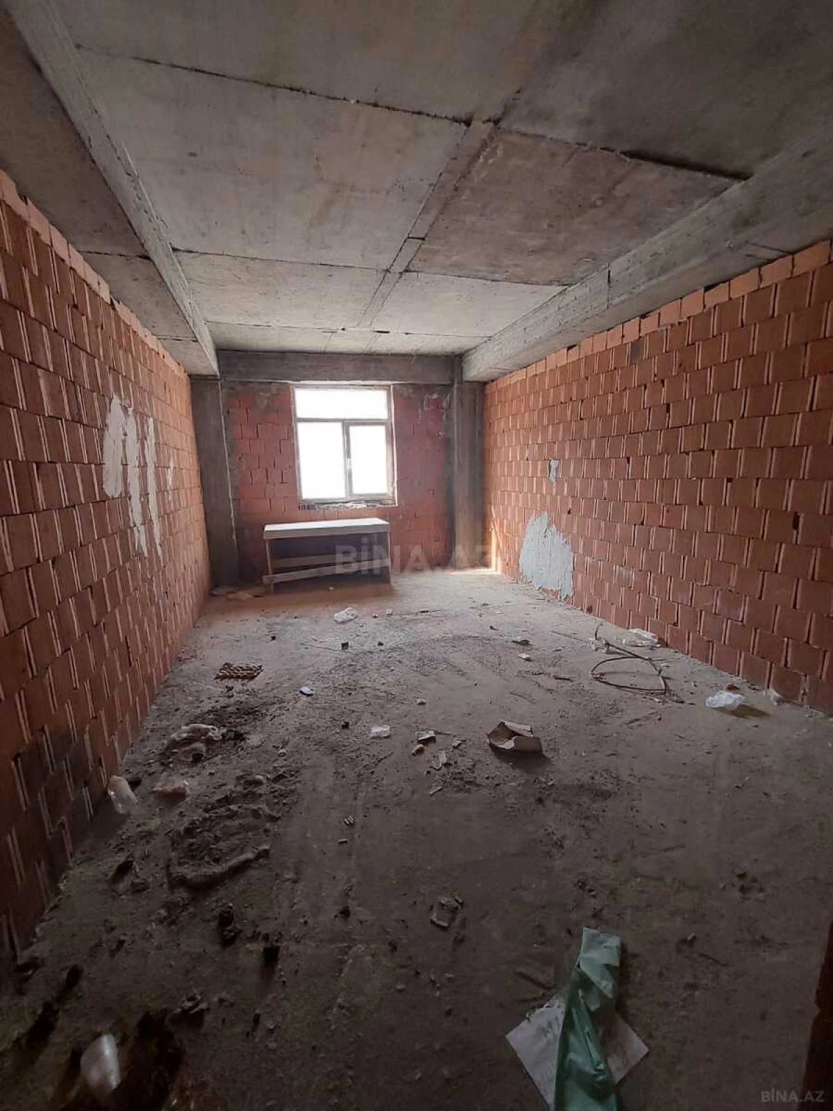 Satılır 2 otaqlı mənzil 75 m²