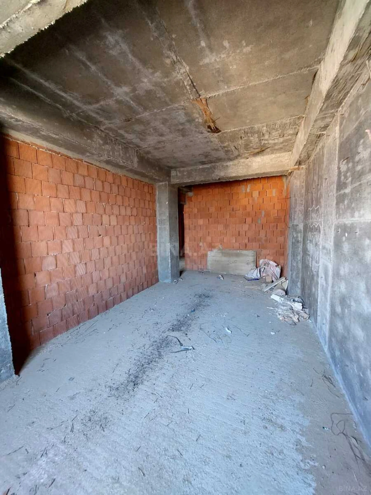 Satılır 2 otaqlı mənzil 75 m²