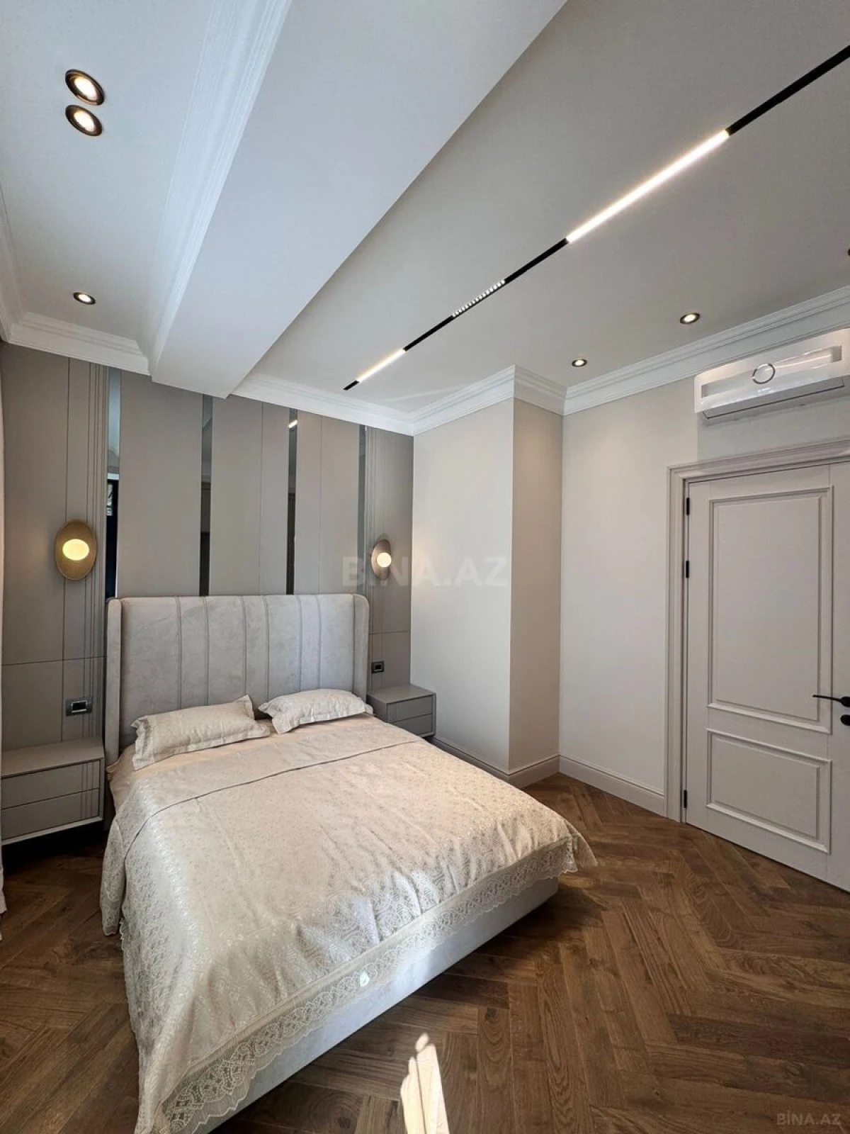 Satılır 4 otaqlı mənzil 165 m²