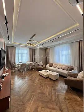 Satılır 4 otaqlı mənzil 165 m²
