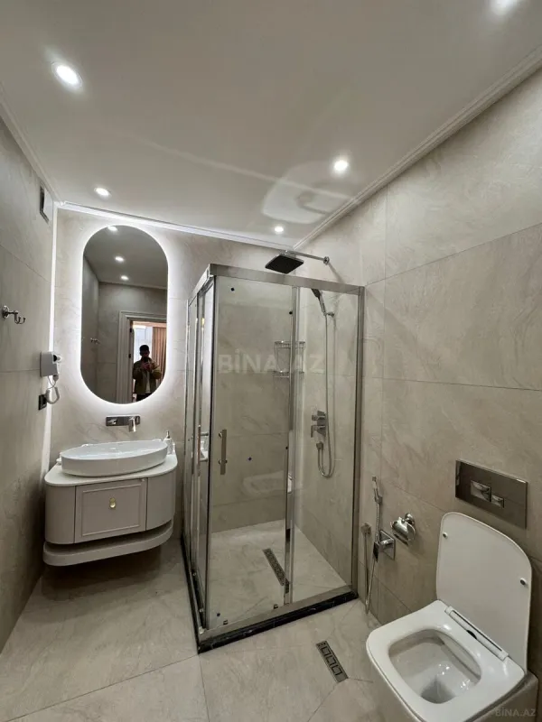 Satılır 4 otaqlı mənzil 165 m²