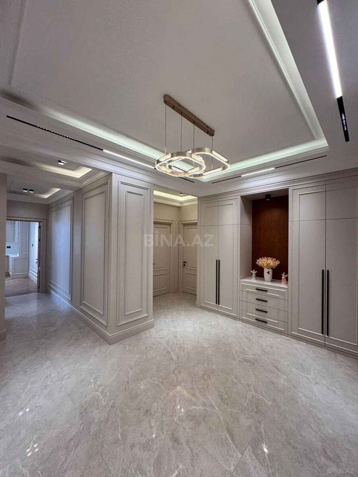 Satılır 4 otaqlı mənzil 165 m²