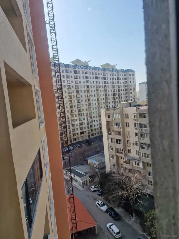Satılır 3 otaqlı mənzil 138 m²