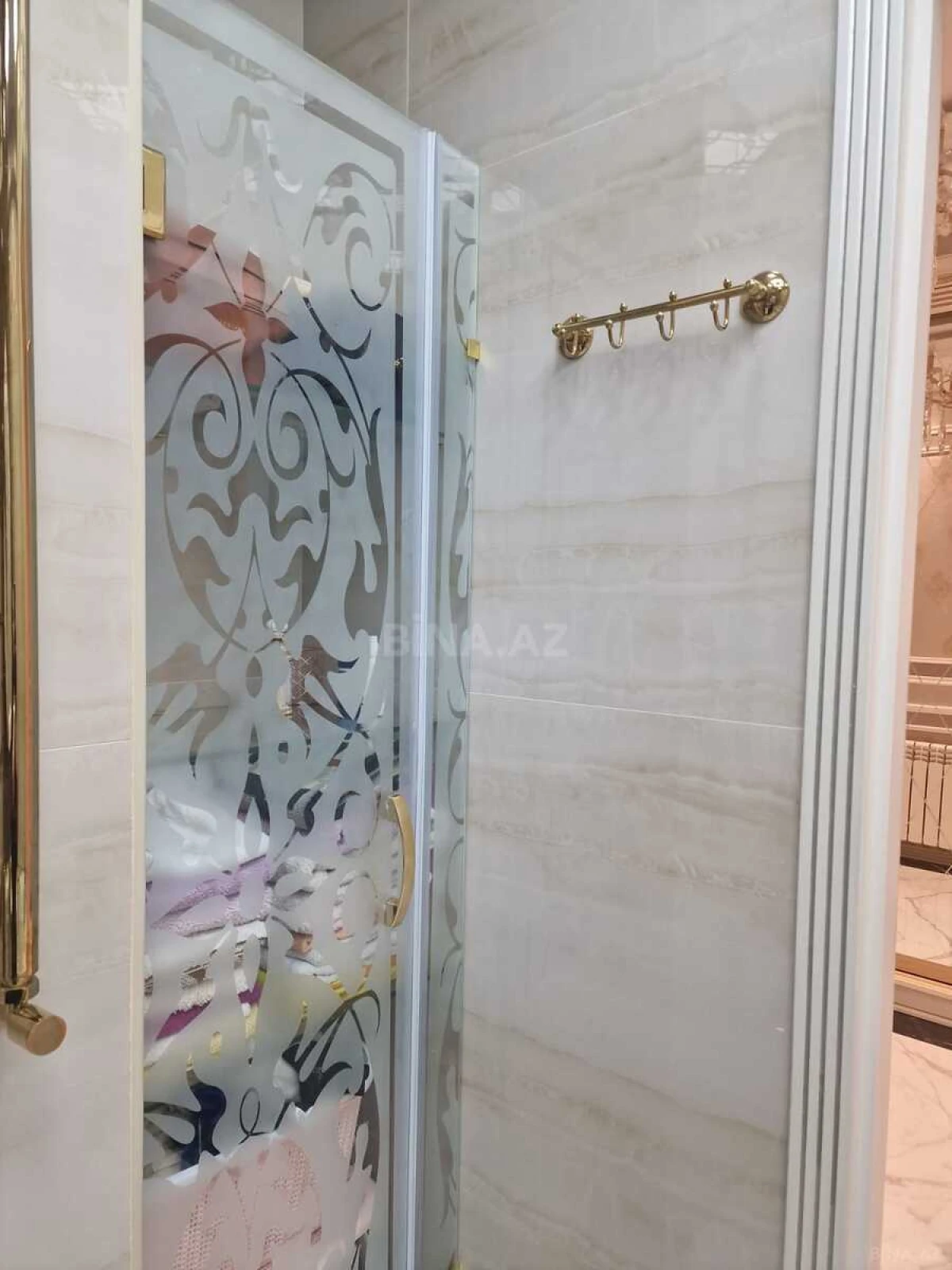 Satılır 3 otaqlı mənzil 138 m²