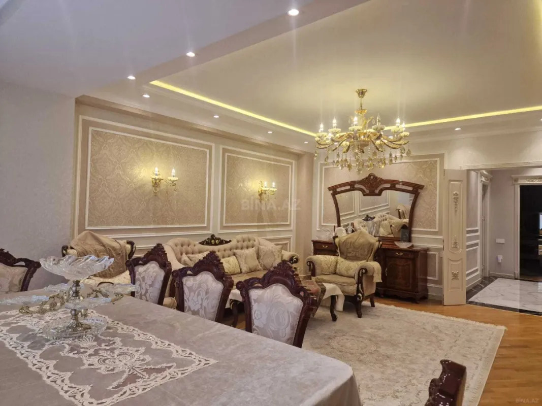 Satılır 3 otaqlı mənzil 138 m²