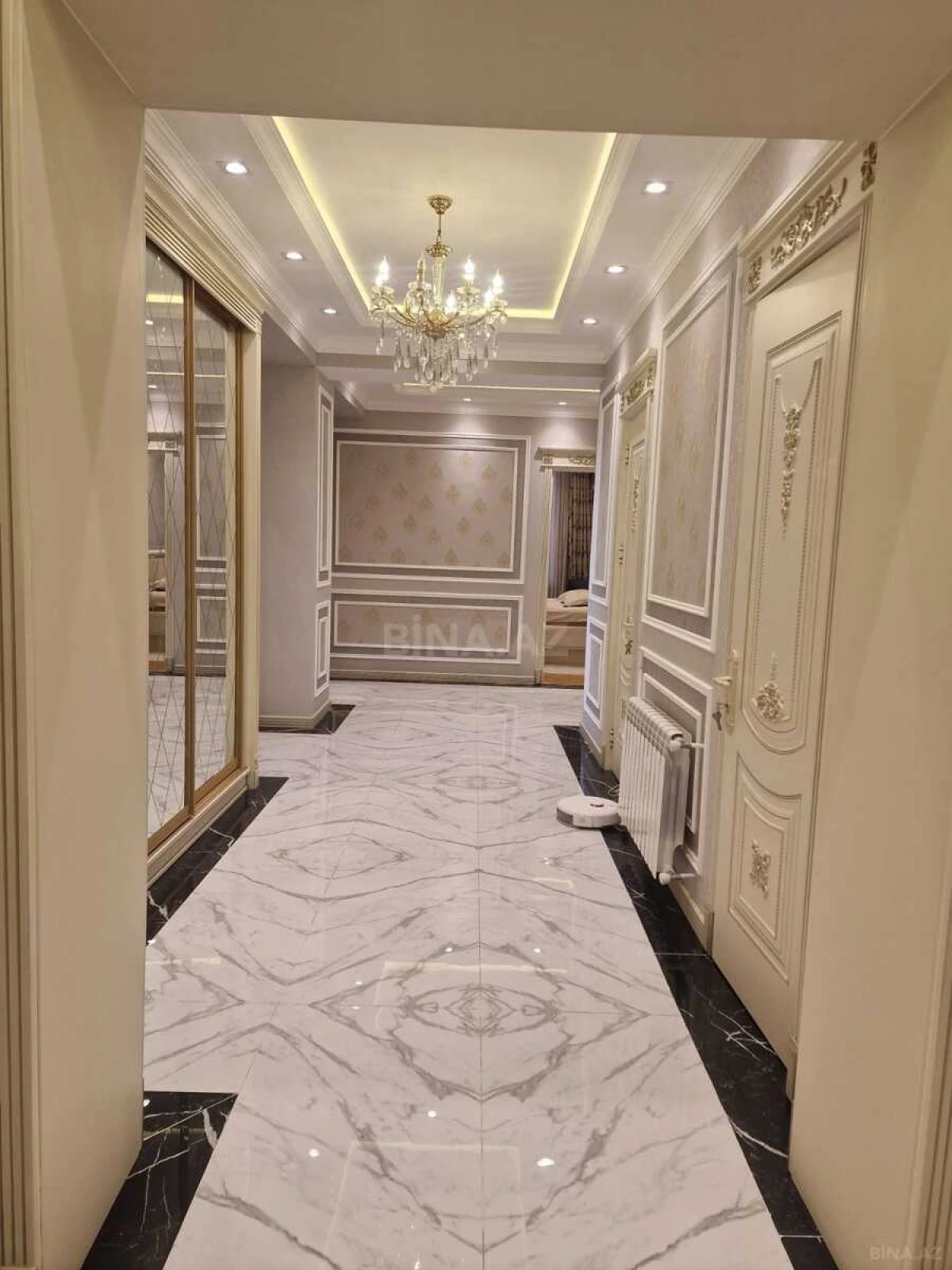 Satılır 3 otaqlı mənzil 138 m²