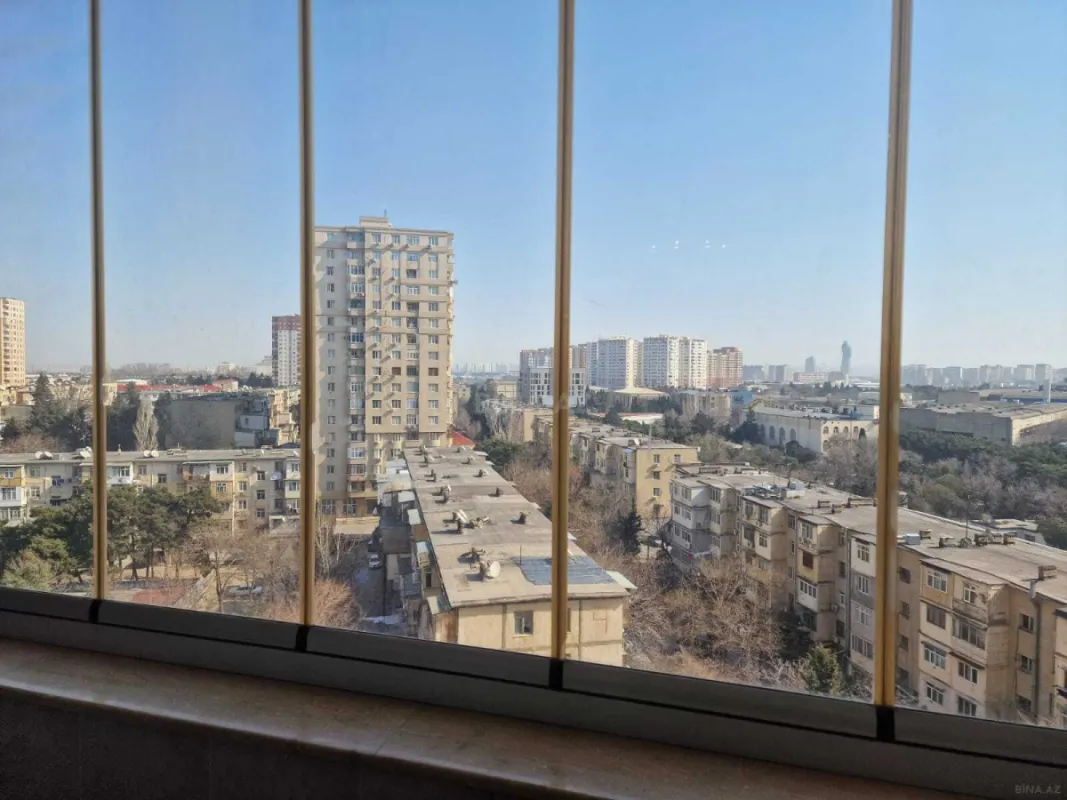 Satılır 3 otaqlı mənzil 138 m²