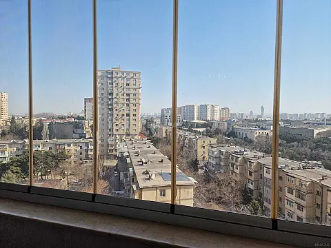 Satılır 3 otaqlı mənzil 138 m²