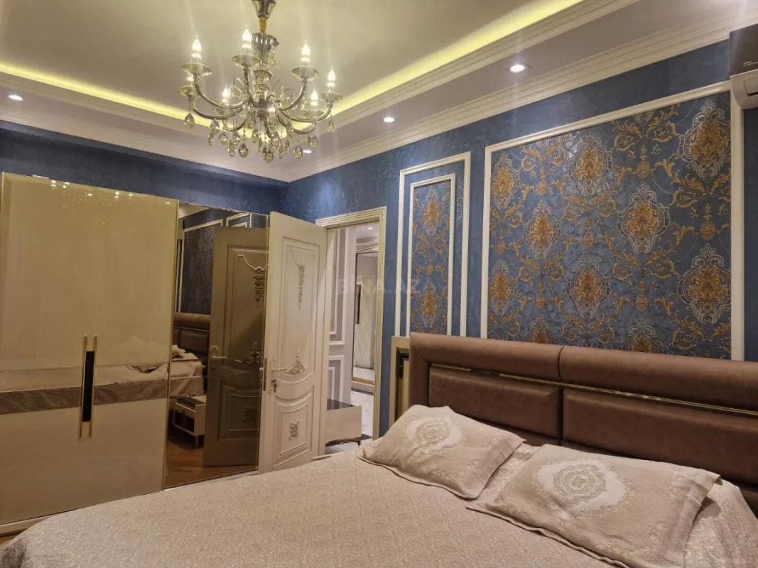 Satılır 3 otaqlı mənzil 138 m²